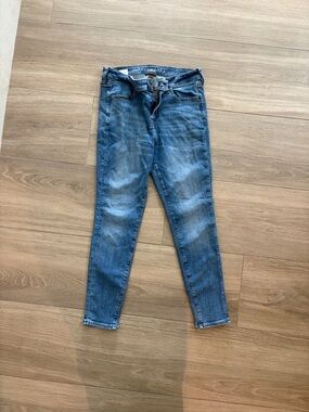 American Eagle Outfitters Light Blue Skinny Jeans